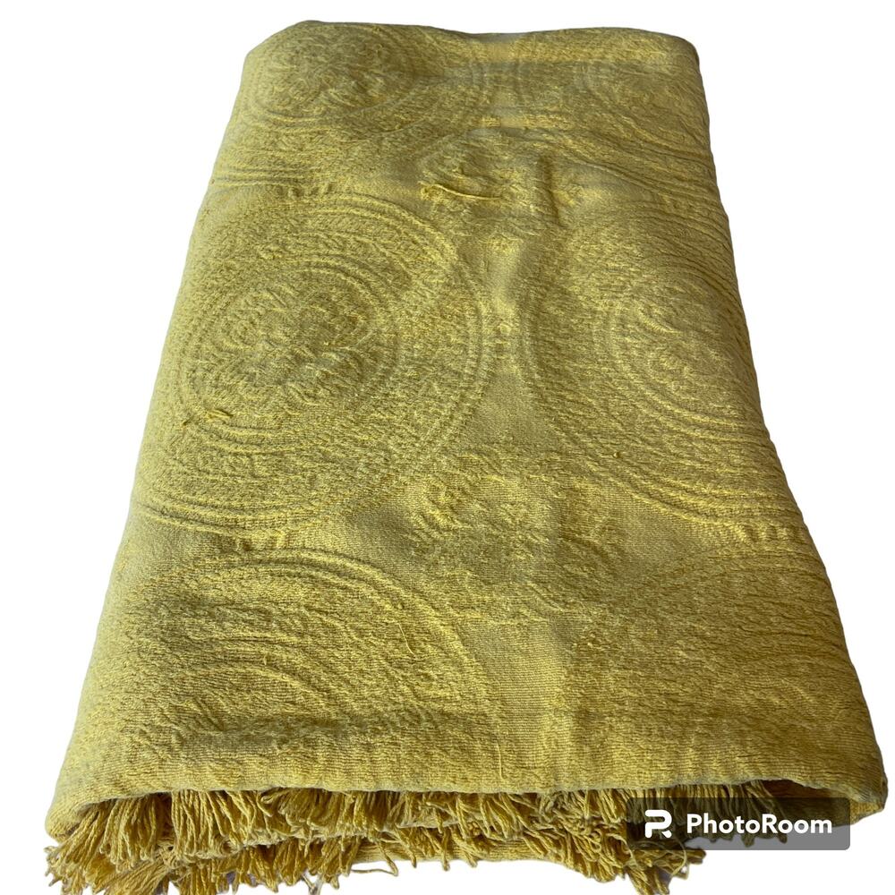 Gold Vintage Medallion Pattern Fringed Bedspread Coverlet Blanket Full/Queen